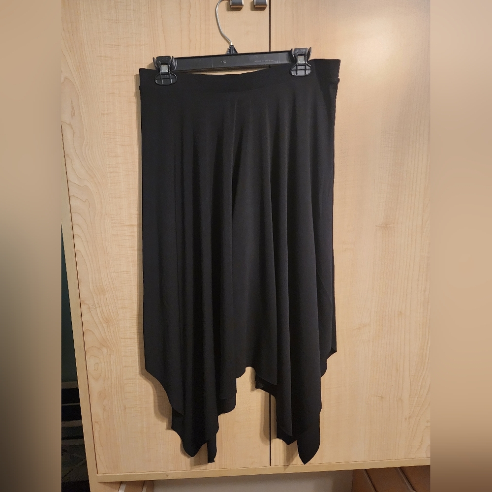 H&M Black Asymmetrical Length Skirt Size M